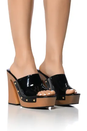 AMANDA SLIP ON PATENT SANDAL IN BLACK